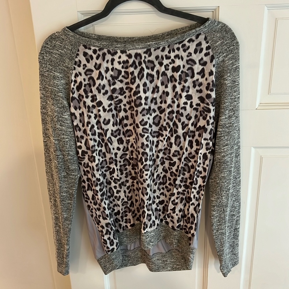 Kut from the kloth lightweight leopard print sweatshirt mixed material size s